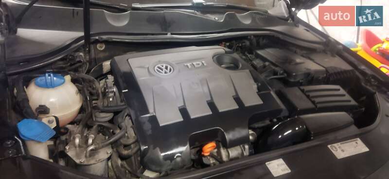 Универсал Volkswagen Passat 2011 в Львове