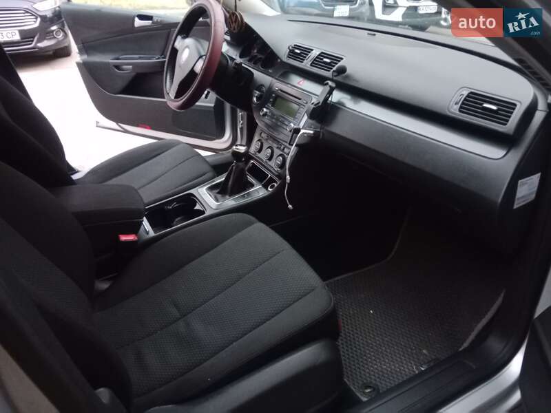 Универсал Volkswagen Passat 2006 в Киеве