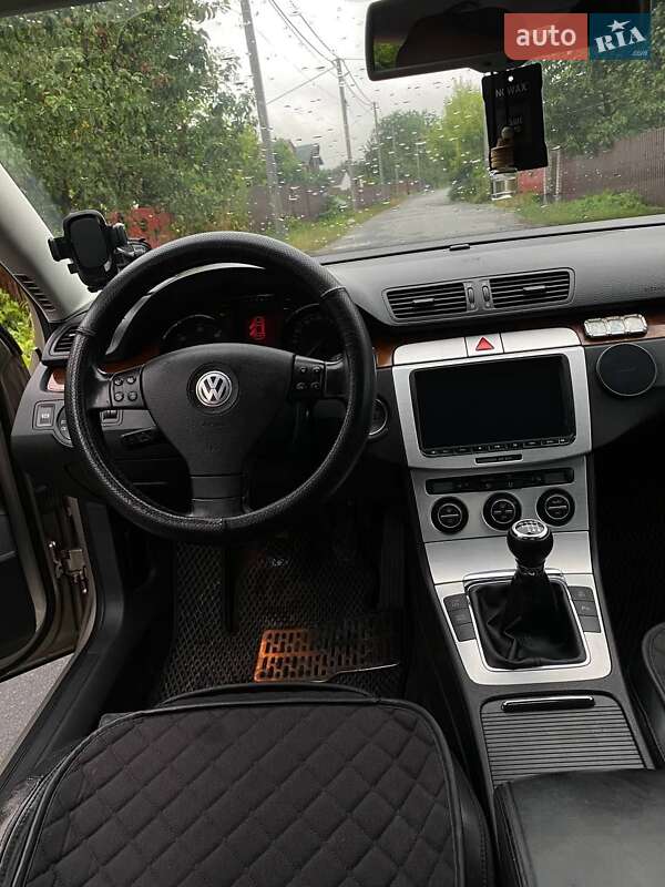 Седан Volkswagen Passat 2008 в Звягелі