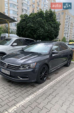 Седан Volkswagen Passat 2016 в Святопетрівське