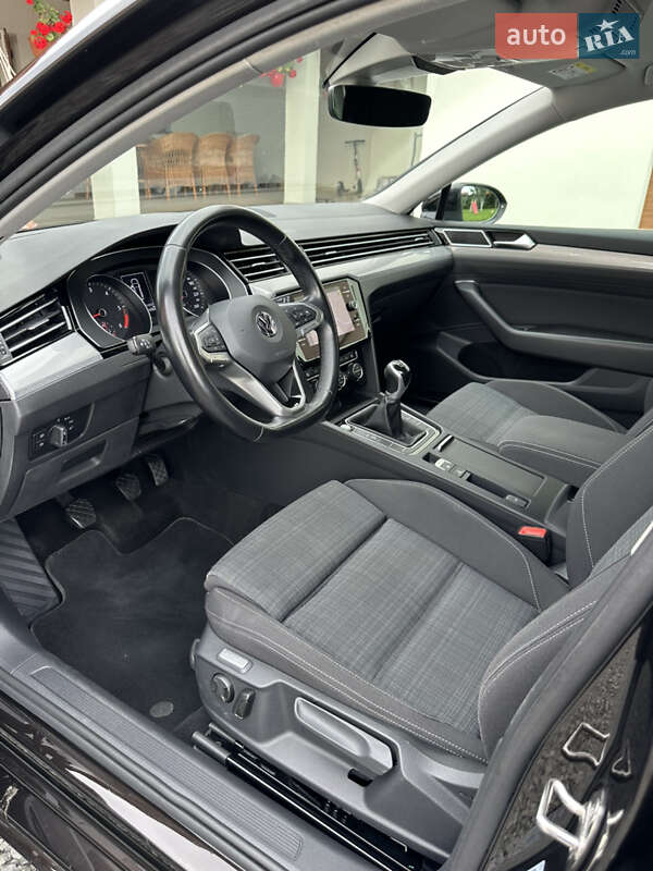 Универсал Volkswagen Passat 2020 в Ужгороде