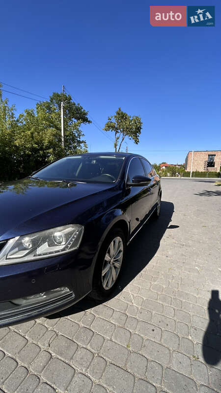 Седан Volkswagen Passat 2011 в Городке