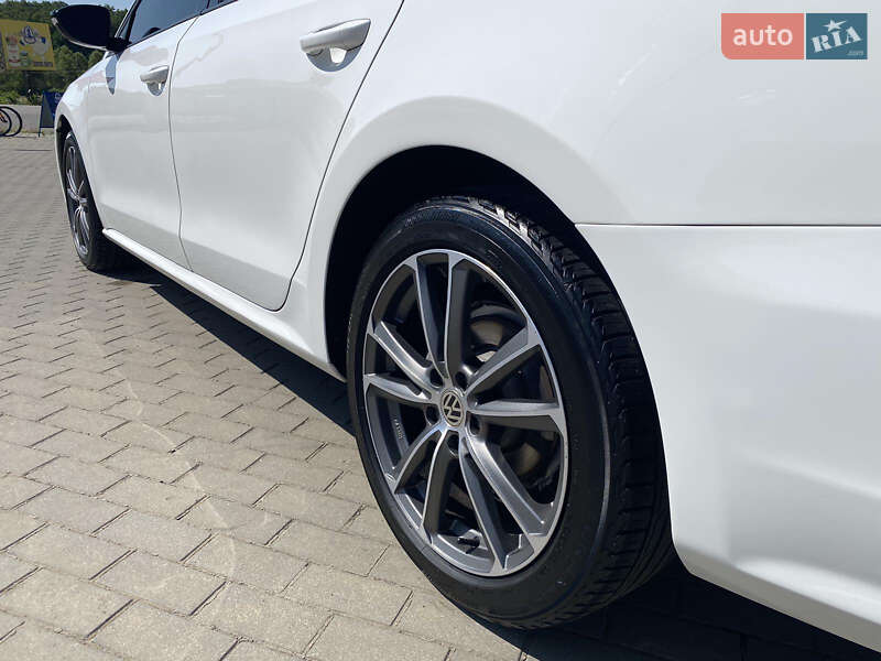 Седан Volkswagen Passat 2014 в Мукачево