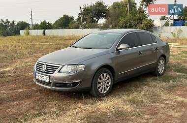 Седан Volkswagen Passat 2007 в Саврані