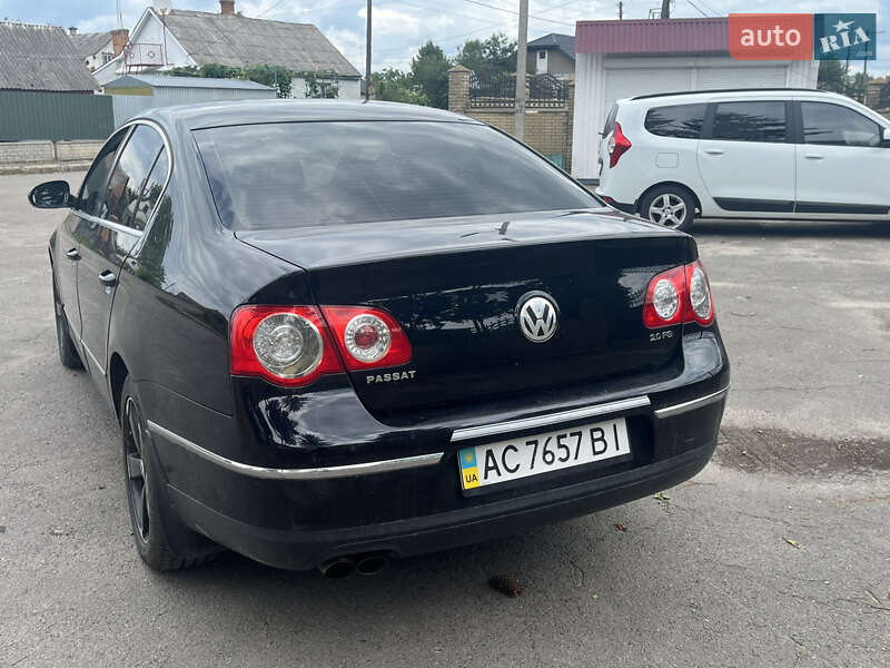 Седан Volkswagen Passat 2006 в Владимире