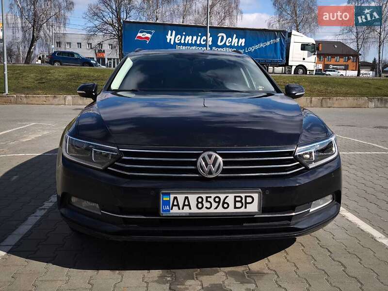 Универсал Volkswagen Passat 2016 в Киеве