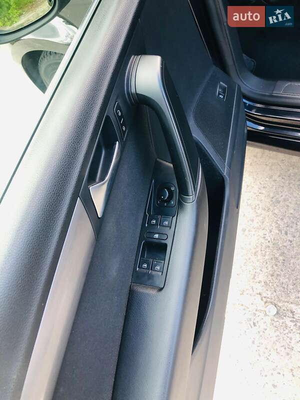 Универсал Volkswagen Passat 2013 в Звягеле