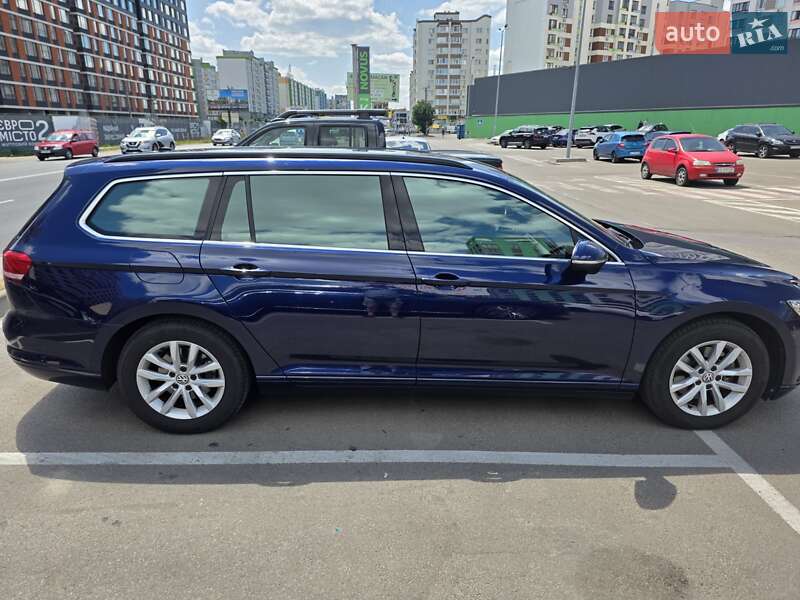 Универсал Volkswagen Passat 2017 в Киеве