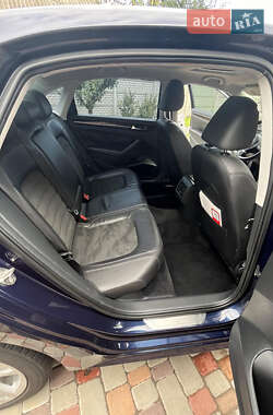 Седан Volkswagen Passat 2014 в 