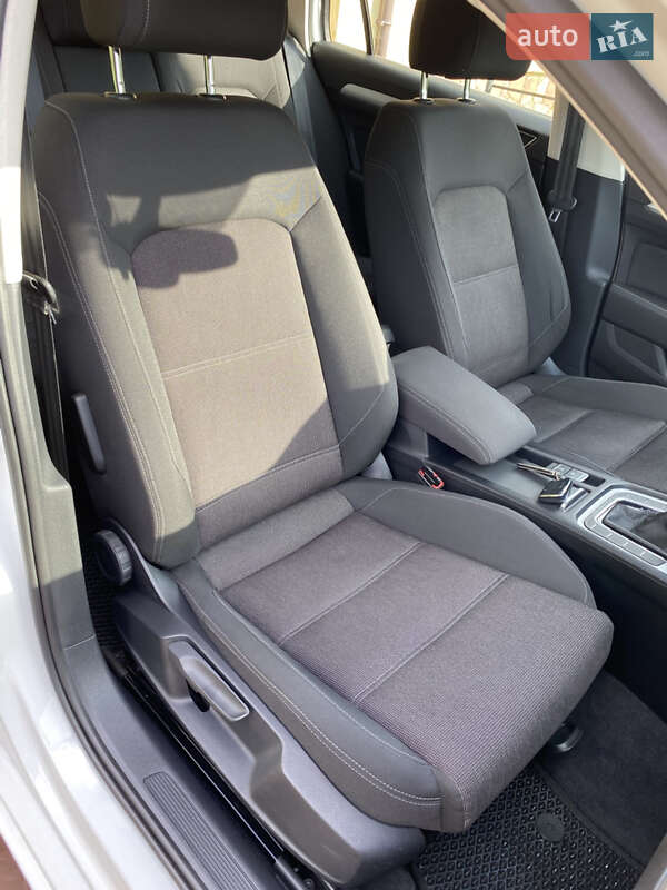 Универсал Volkswagen Passat 2015 в Тернополе фото 13 Универсал Volkswagen Passat 2015 в Тернополе