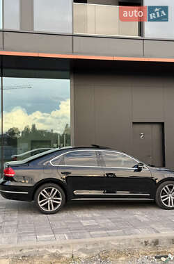Седан Volkswagen Passat 2014 в Києві