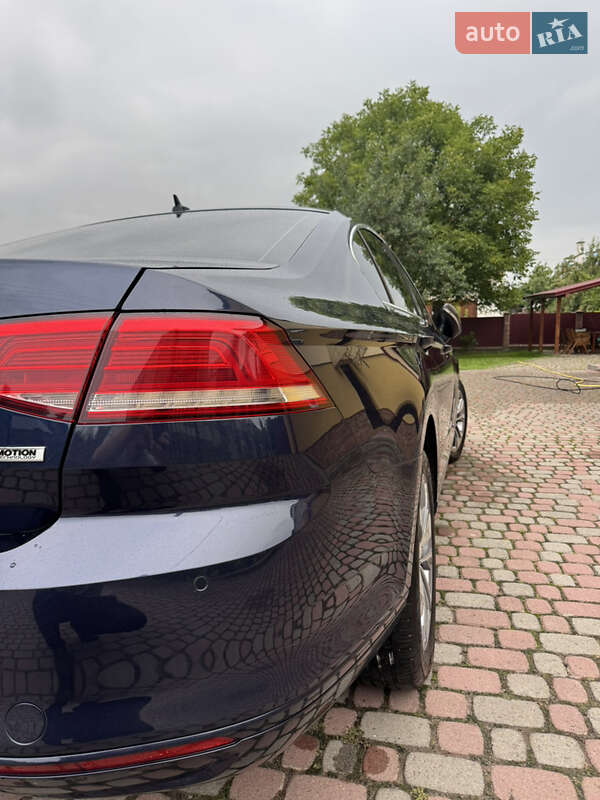 Седан Volkswagen Passat 2015 в Львове