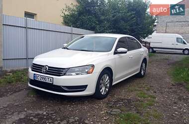 Седан Volkswagen Passat 2014 в Мостиській