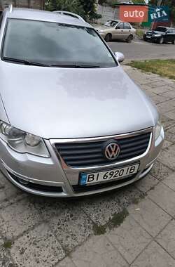 Універсал Volkswagen Passat 2008 в Полтаві