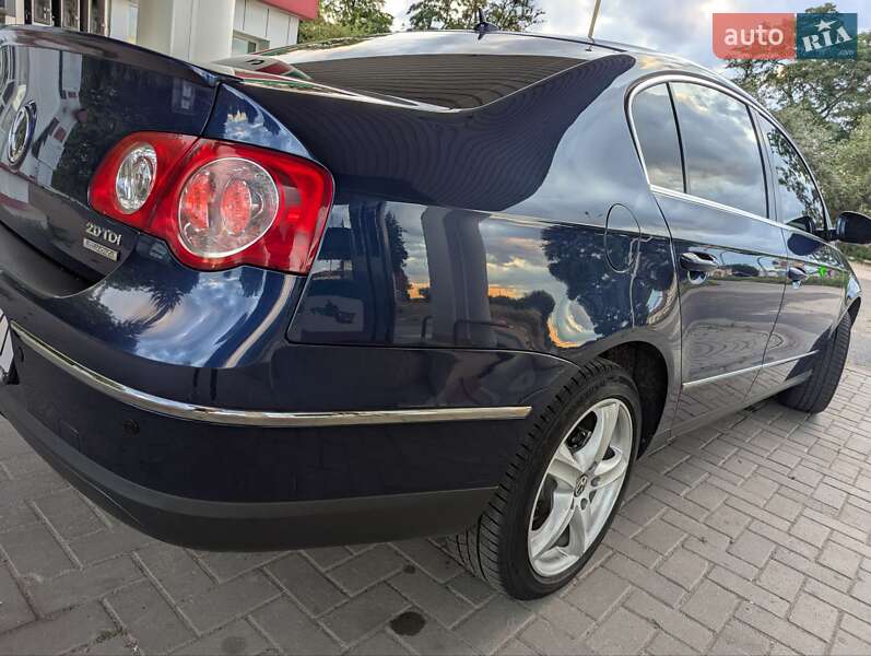 Седан Volkswagen Passat 2009 в Гадяче