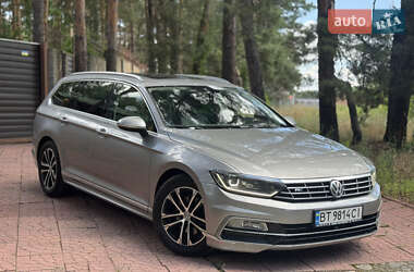 Универсал Volkswagen Passat 2016 в Киеве