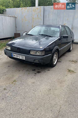 Седан Volkswagen Passat 1990 в 