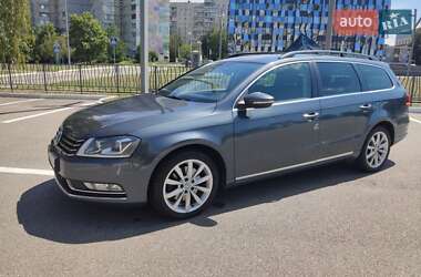 Універсал Volkswagen Passat 2011 в Харкові
