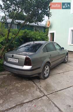 Седан Volkswagen Passat 2001 в 
