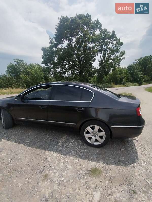 Седан Volkswagen Passat 2005 в Ланівці