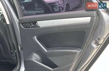Седан Volkswagen Passat 2012 в 