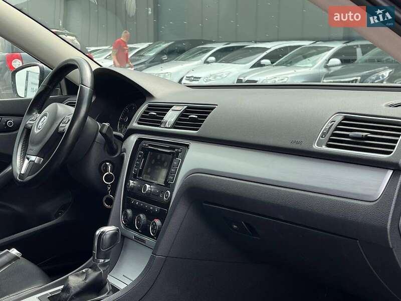 Седан Volkswagen Passat 2012 в Львове фото 45 Седан Volkswagen Passat 2012 в Львове