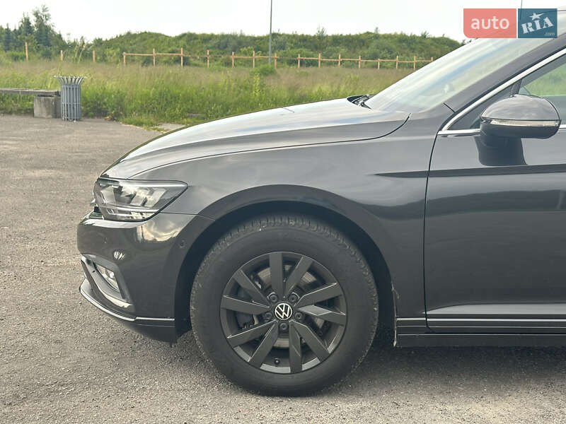 Универсал Volkswagen Passat 2022 в Львове