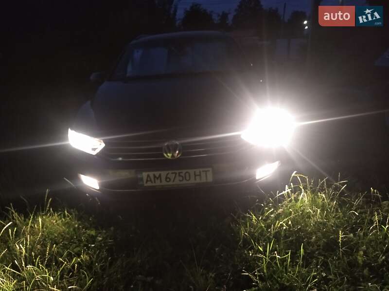 Универсал Volkswagen Passat 2017 в Житомире