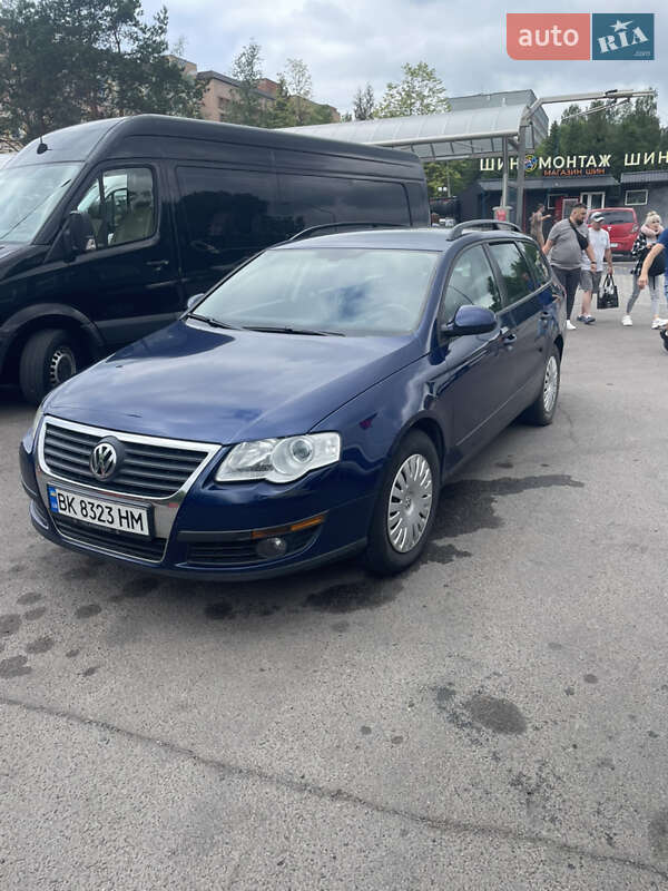 Универсал Volkswagen Passat 2006 в Вараше