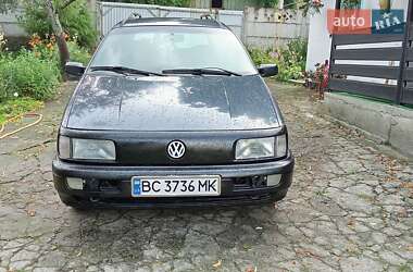 Універсал Volkswagen Passat 1989 в Новояворівську