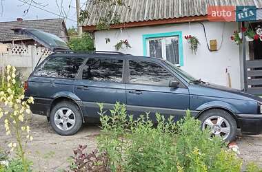 Універсал Volkswagen Passat 1989 в 
