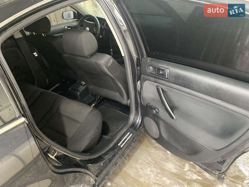 Седан Volkswagen Passat 2003 в Гоще