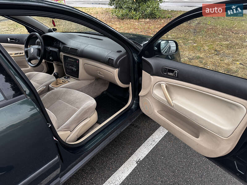 Універсал Volkswagen Passat 1997 в Києві
