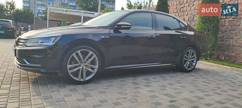 Седан Volkswagen Passat 2018 в Кропивницком