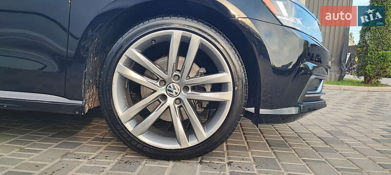 Седан Volkswagen Passat 2018 в Кропивницком