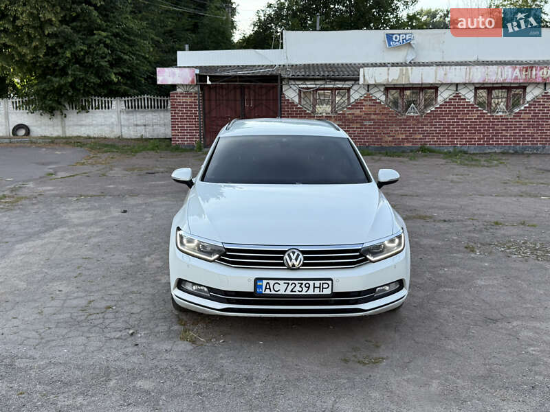 Универсал Volkswagen Passat 2015 в Житомире