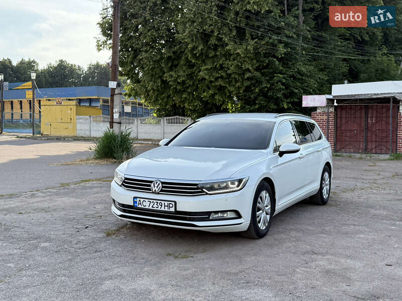 Универсал Volkswagen Passat 2015 в Житомире