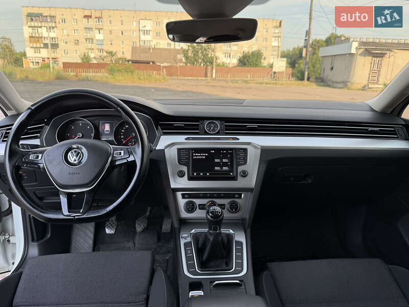 Универсал Volkswagen Passat 2015 в Житомире