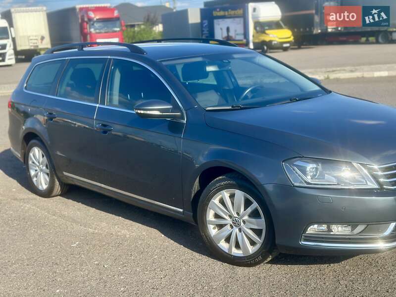 Универсал Volkswagen Passat 2012 в Ужгороде