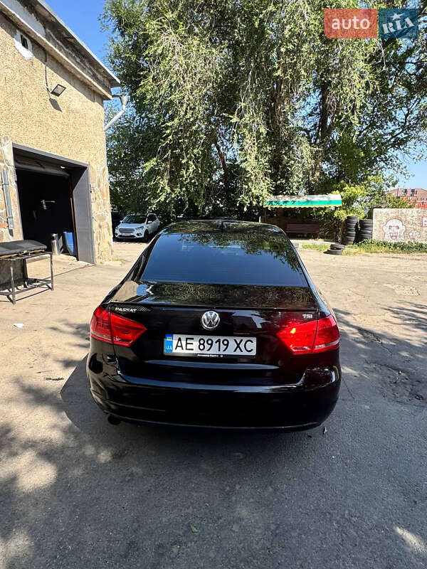 Седан Volkswagen Passat 2014 в Дніпрі