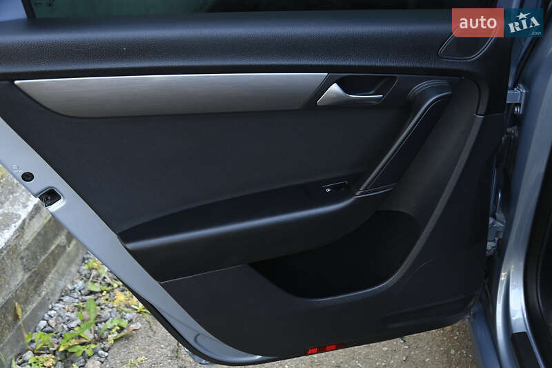 Універсал Volkswagen Passat 2011 в Бердичеві