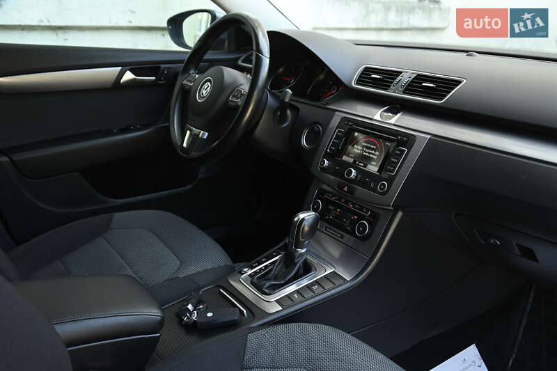 Універсал Volkswagen Passat 2011 в Бердичеві
