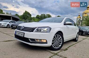 Седан Volkswagen Passat 2014 в Днепре