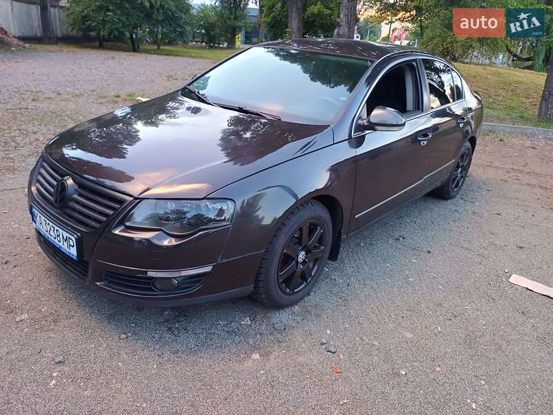 Седан Volkswagen Passat 2005 в Киеве