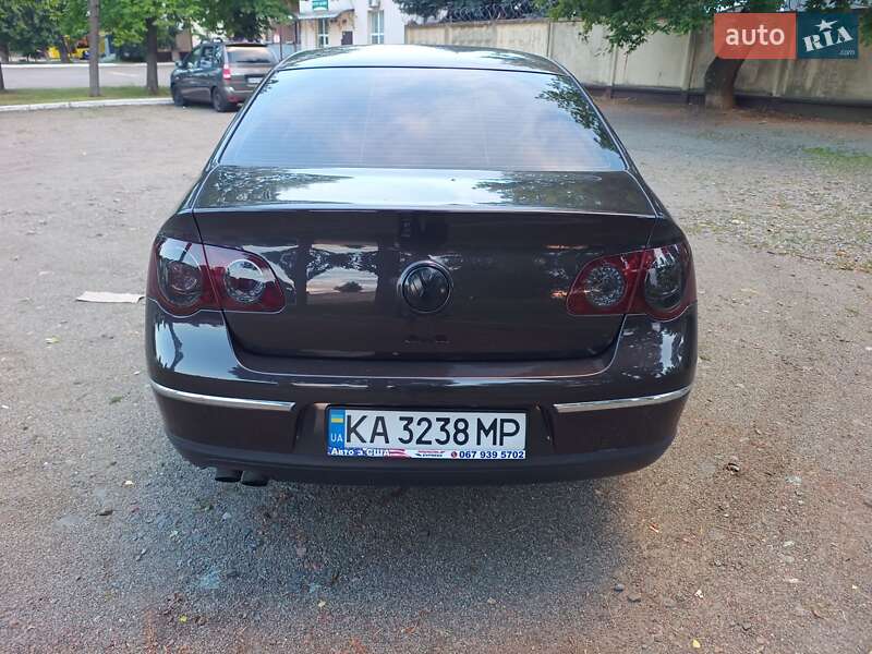Седан Volkswagen Passat 2005 в Киеве