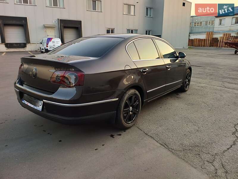 Седан Volkswagen Passat 2005 в Киеве