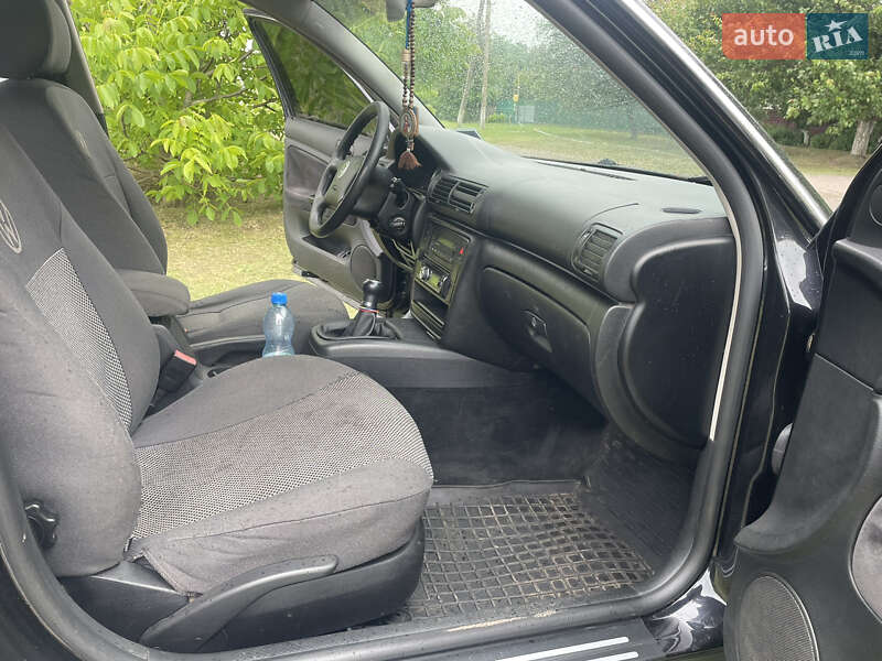 Универсал Volkswagen Passat 2002 в Пирятине