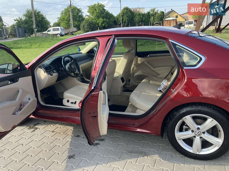 Седан Volkswagen Passat 2014 в Львове