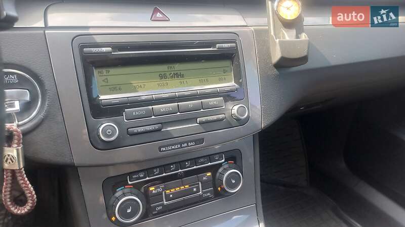 Универсал Volkswagen Passat 2010 в Миргороде
