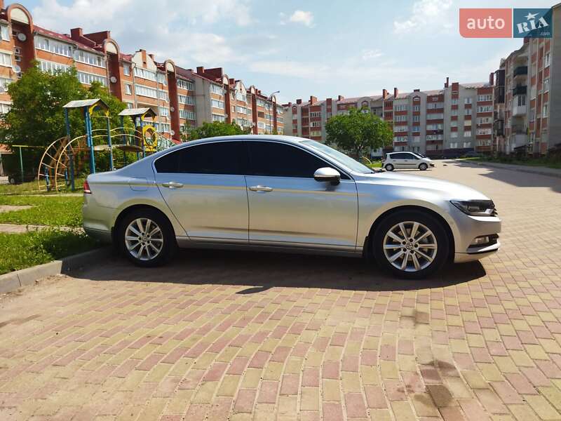 Седан Volkswagen Passat 2015 в Чорткове